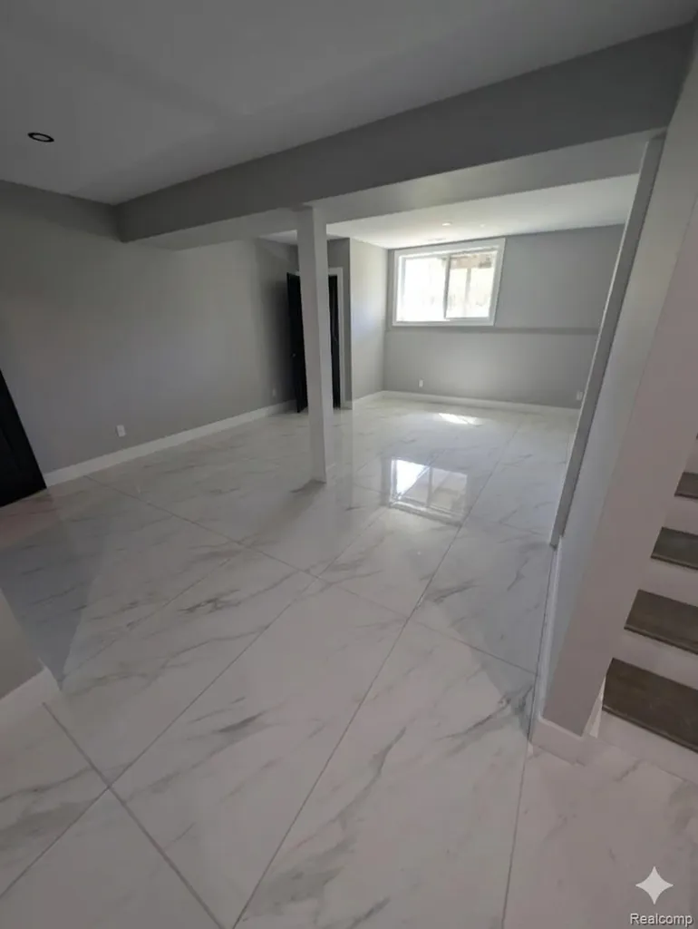 5140 Woodrun Court West Bloomfield Charter Township MI 48323