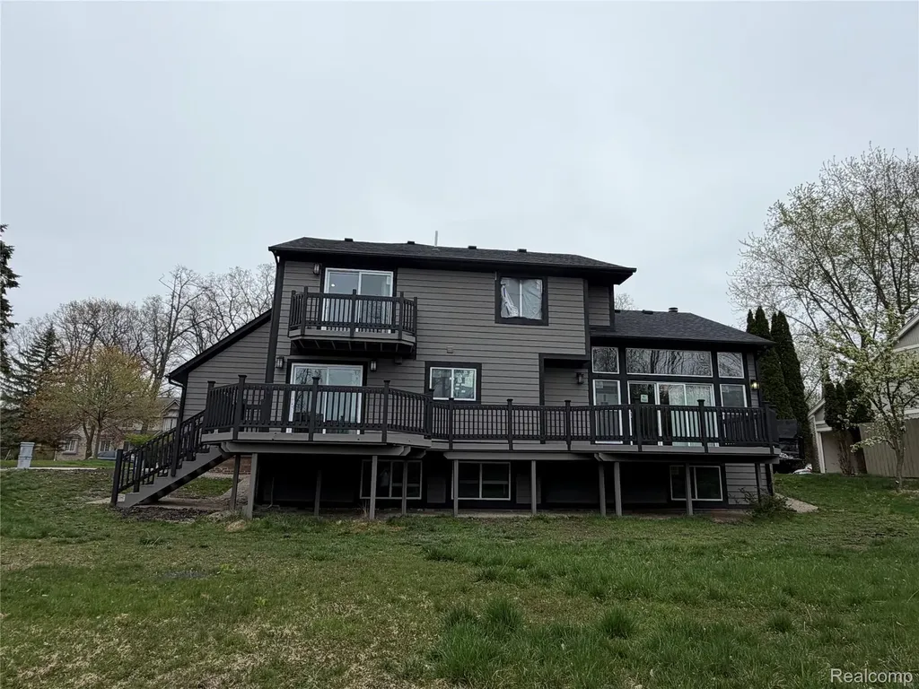 5140 Woodrun Court West Bloomfield Charter Township MI 48323