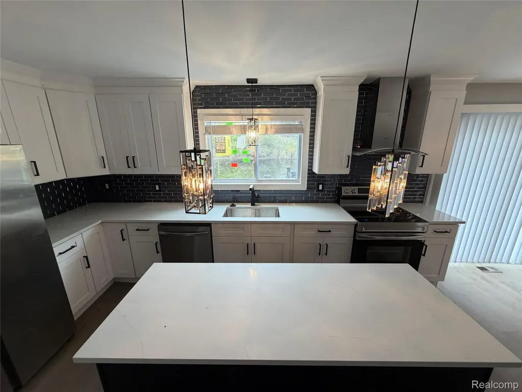 5140 Woodrun Court West Bloomfield Charter Township MI 48323