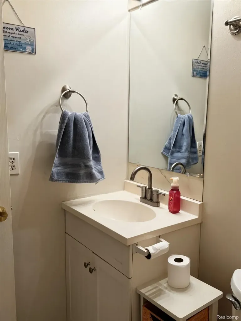25106 Franklin Terrace South Lyon City MI 48178
