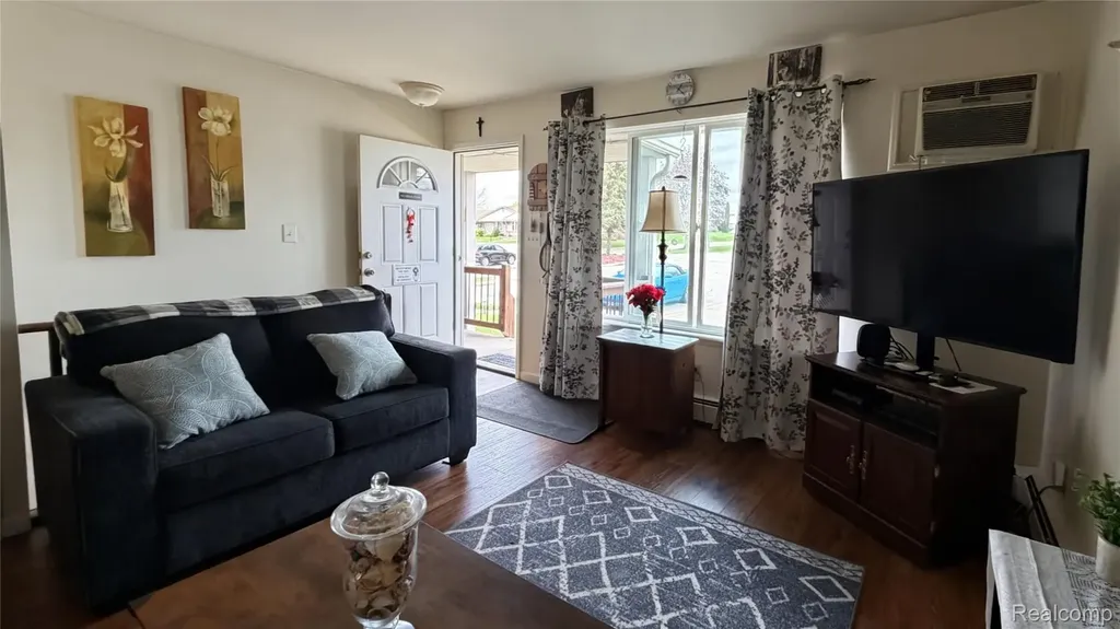 25106 Franklin Terrace South Lyon City MI 48178