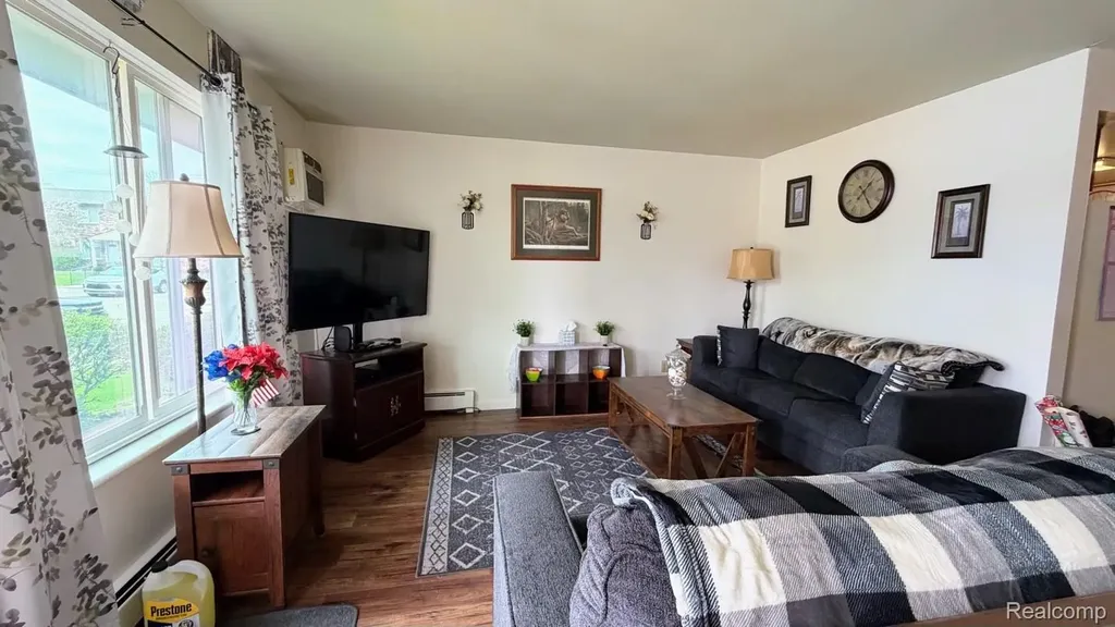 25106 Franklin Terrace South Lyon City MI 48178