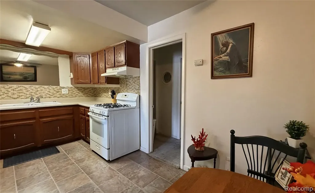 25106 Franklin Terrace South Lyon City MI 48178