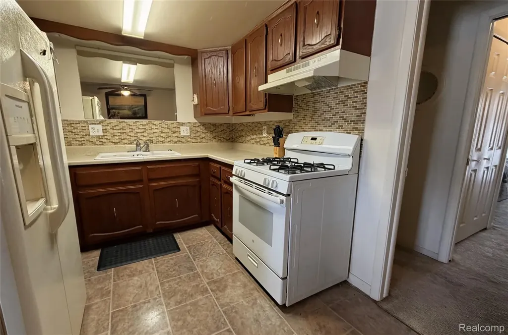 25106 Franklin Terrace South Lyon City MI 48178