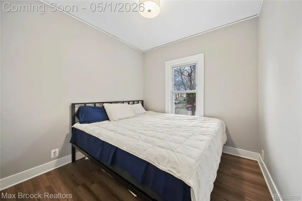 595 E Drayton Street Ferndale City MI 48220