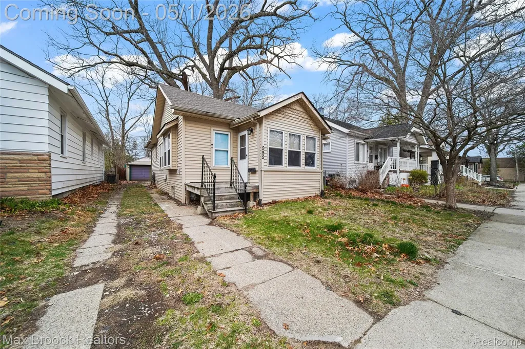 595 E Drayton Street Ferndale City MI 48220