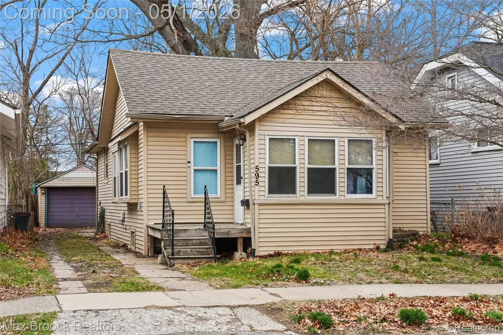 595 E Drayton Street Ferndale City MI 48220
