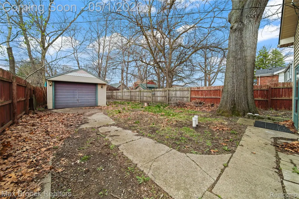 595 E Drayton Street Ferndale City MI 48220
