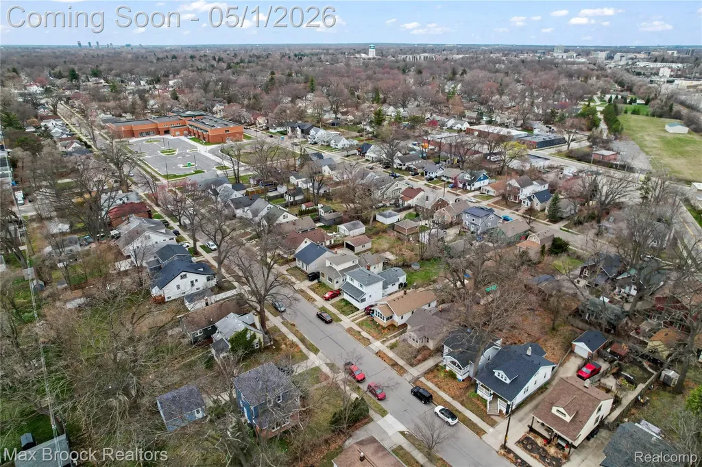 595 E Drayton Street Ferndale City MI 48220