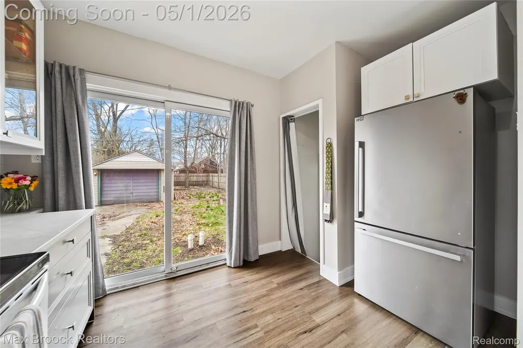 595 E Drayton Street Ferndale City MI 48220