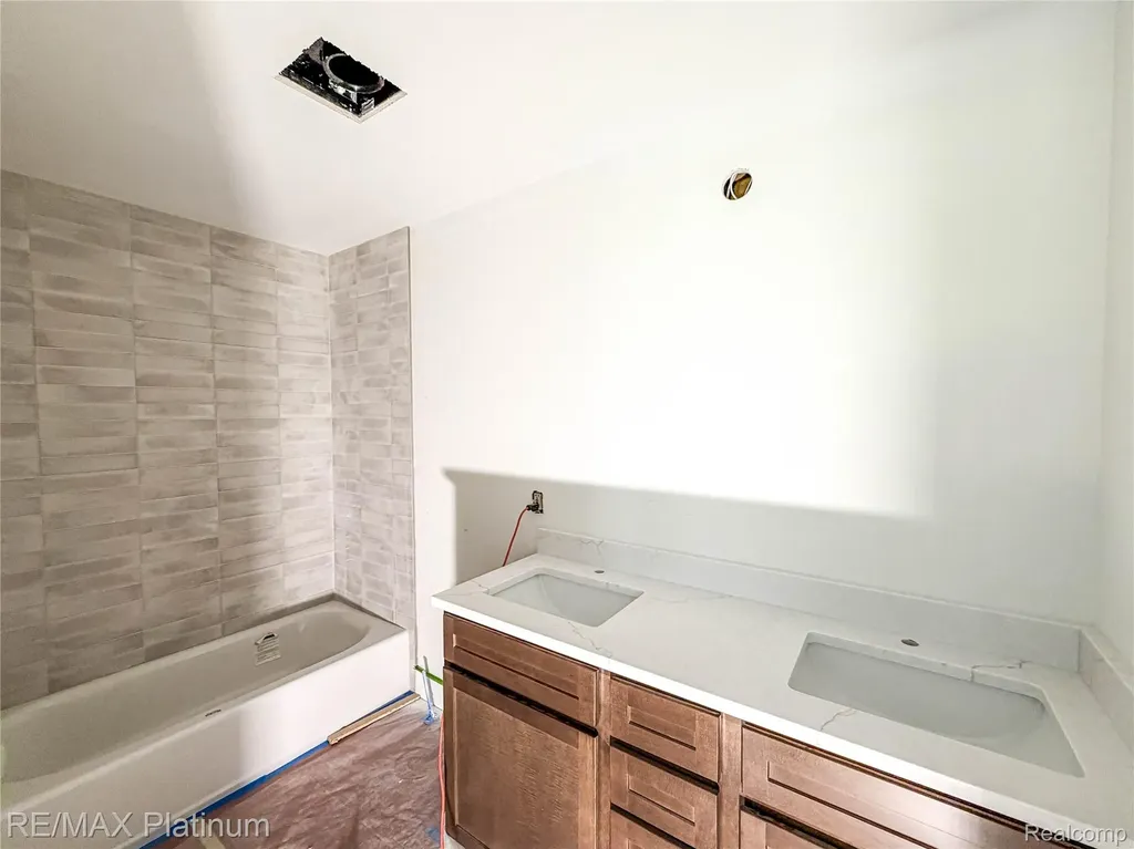 4570 Stillmeadow Genoa Township MI 48843