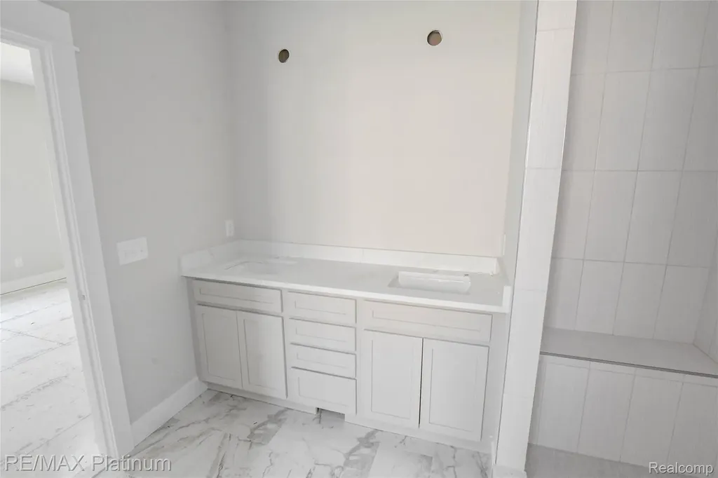 4570 Stillmeadow Genoa Township MI 48843