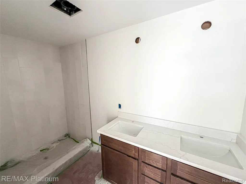 4570 Stillmeadow Genoa Township MI 48843