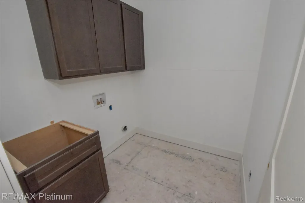 4570 Stillmeadow Genoa Township MI 48843