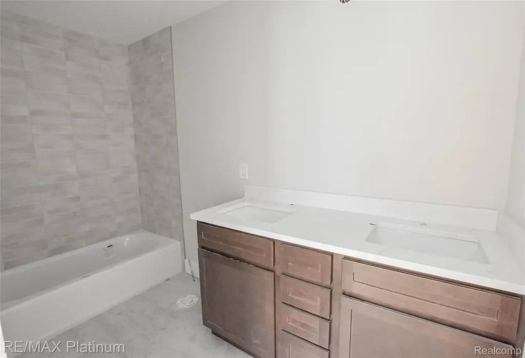 4570 Stillmeadow Genoa Township MI 48843