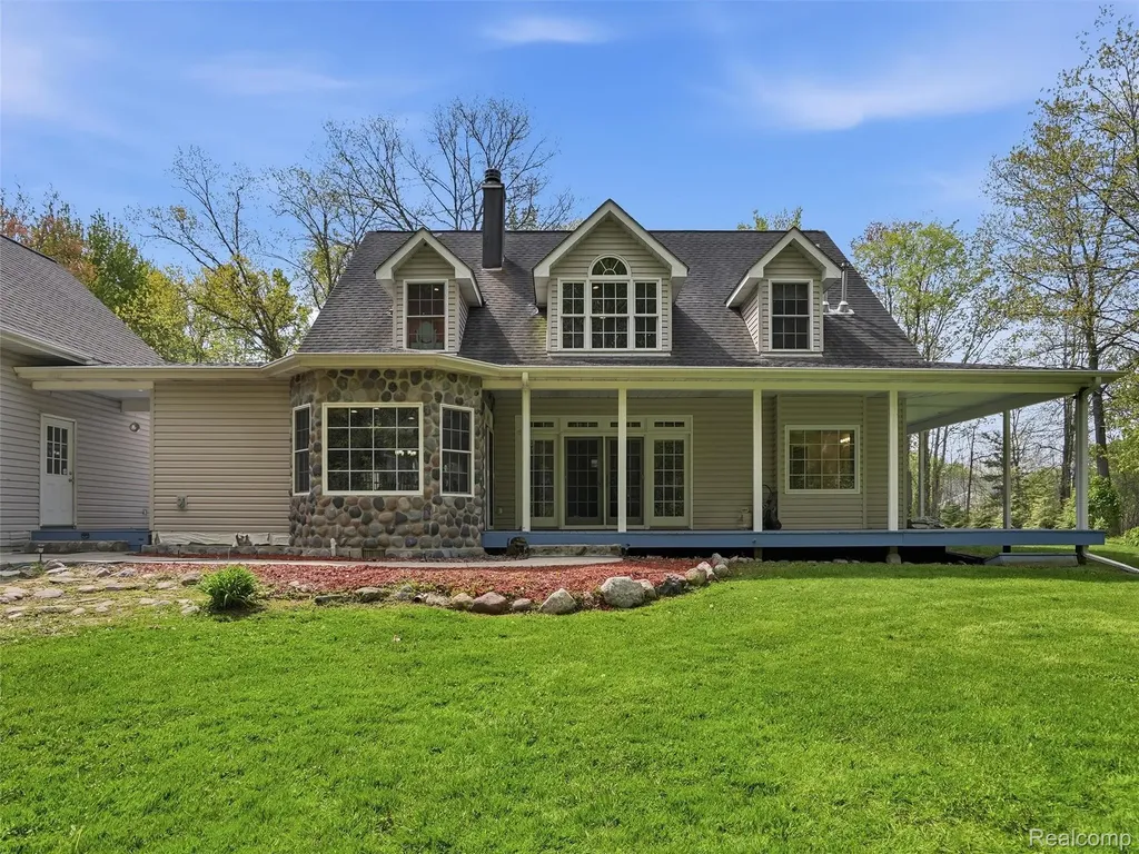 5790 Roberts Road Cottrellville Township MI 48039