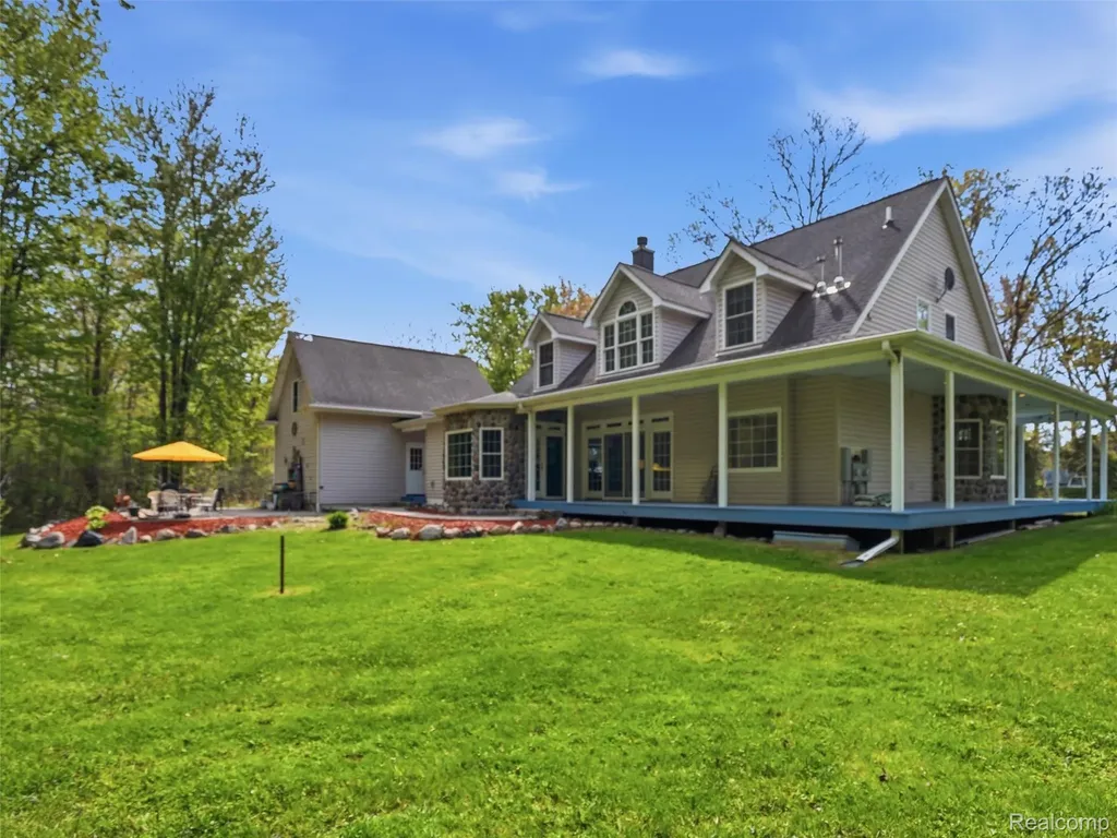 5790 Roberts Road Cottrellville Township MI 48039