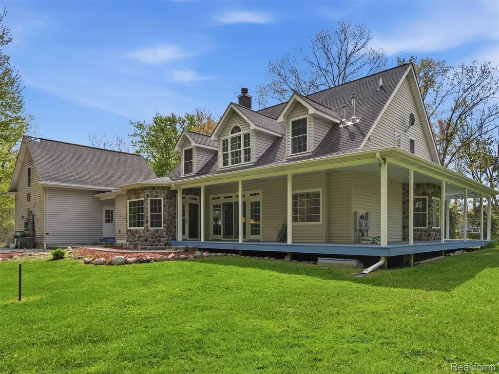 5790 Roberts Road Cottrellville Township MI 48039