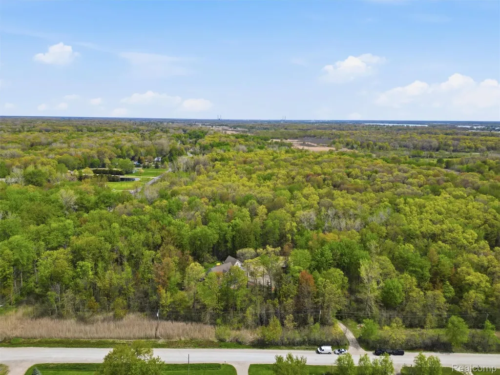 5790 Roberts Road Cottrellville Township MI 48039