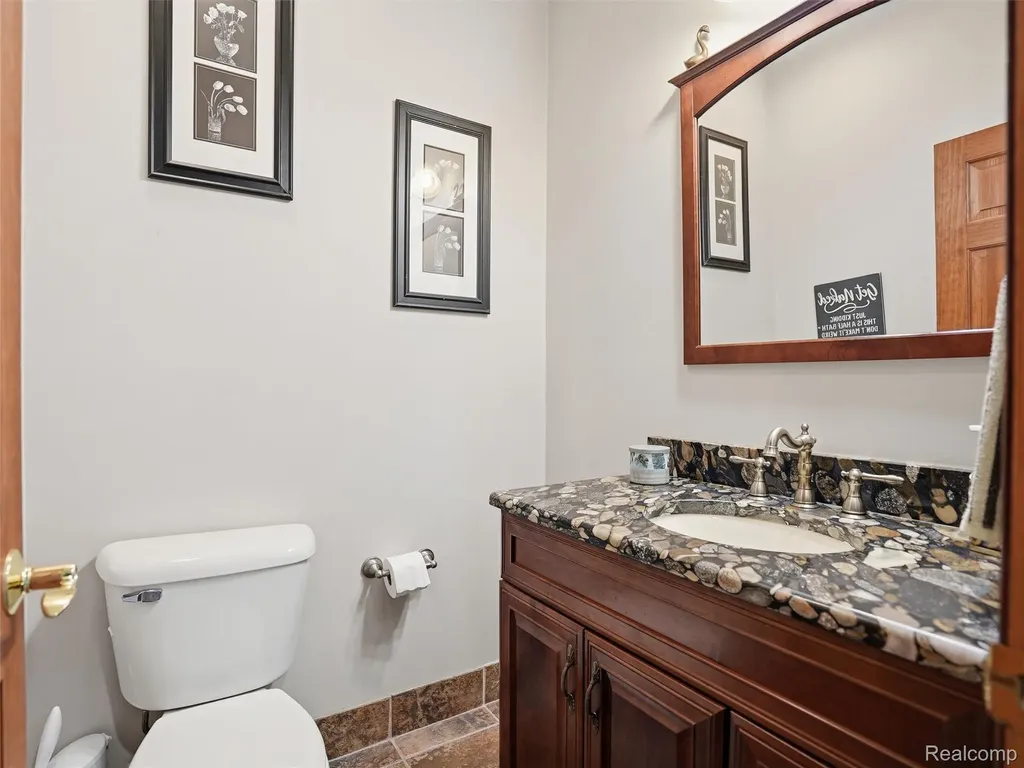 5790 Roberts Road Cottrellville Township MI 48039