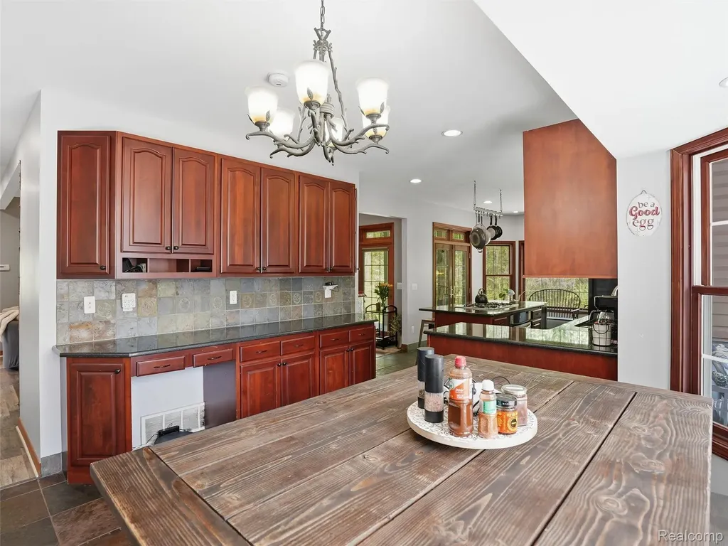 5790 Roberts Road Cottrellville Township MI 48039
