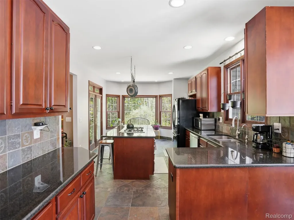 5790 Roberts Road Cottrellville Township MI 48039