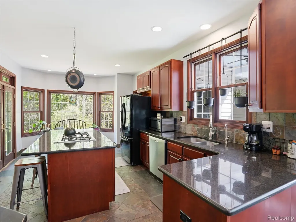 5790 Roberts Road Cottrellville Township MI 48039