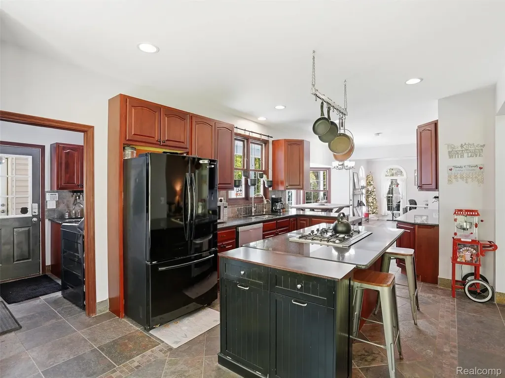 5790 Roberts Road Cottrellville Township MI 48039