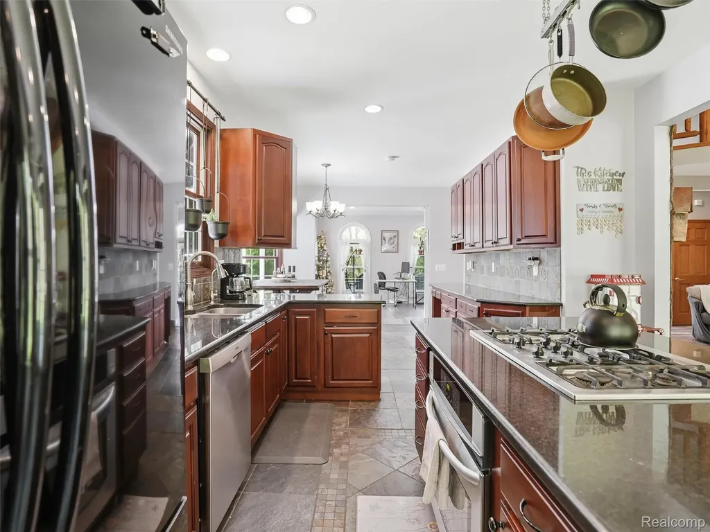 5790 Roberts Road Cottrellville Township MI 48039