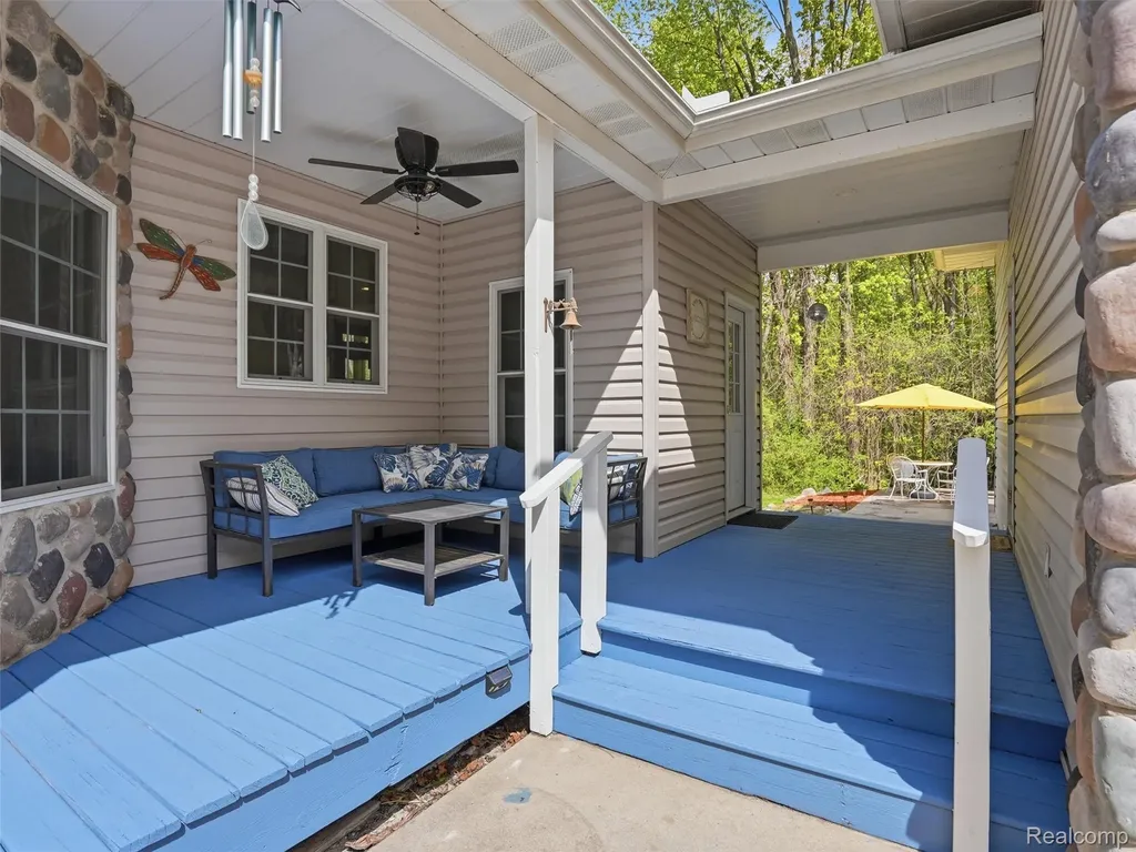 5790 Roberts Road Cottrellville Township MI 48039