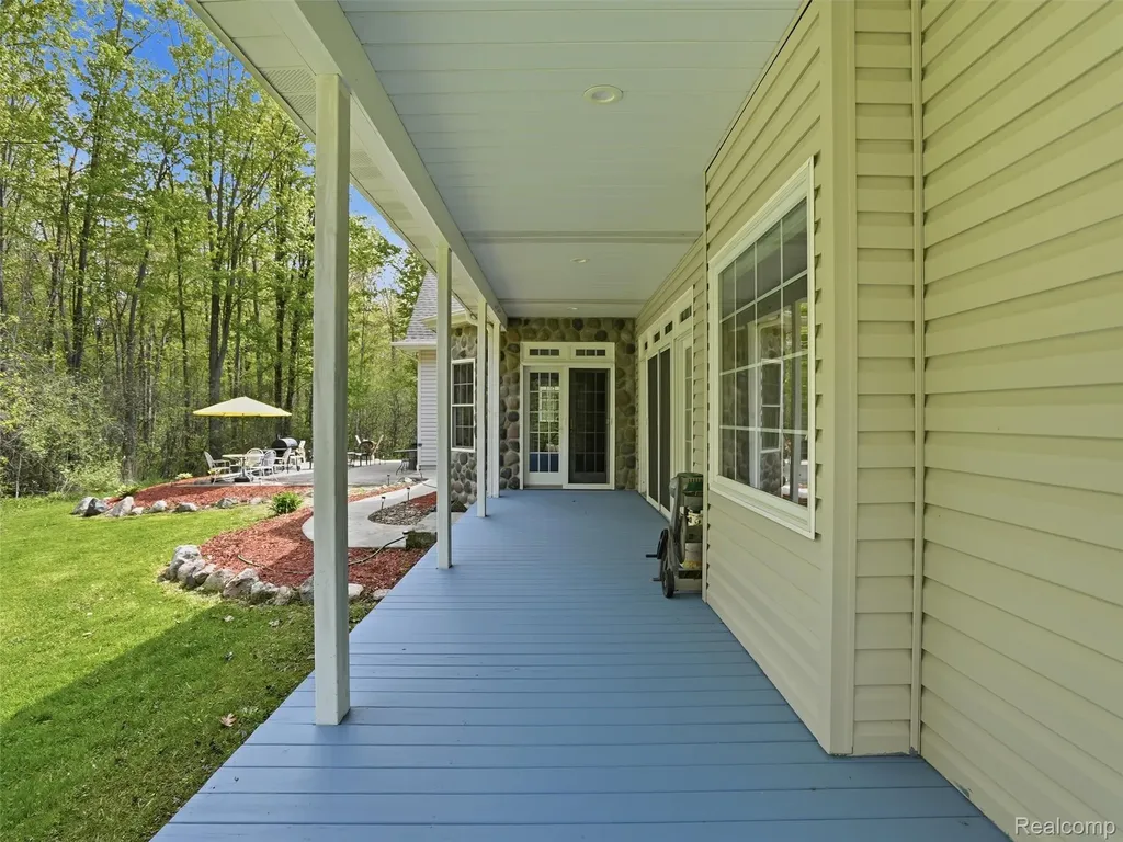5790 Roberts Road Cottrellville Township MI 48039