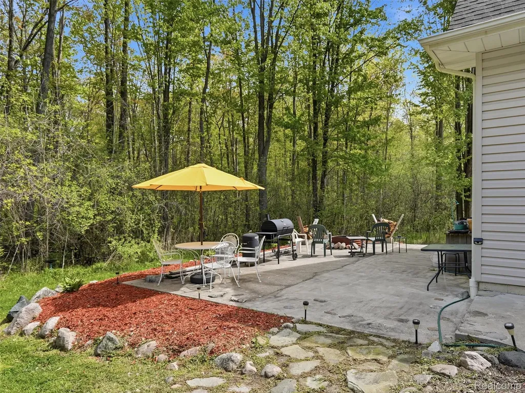 5790 Roberts Road Cottrellville Township MI 48039