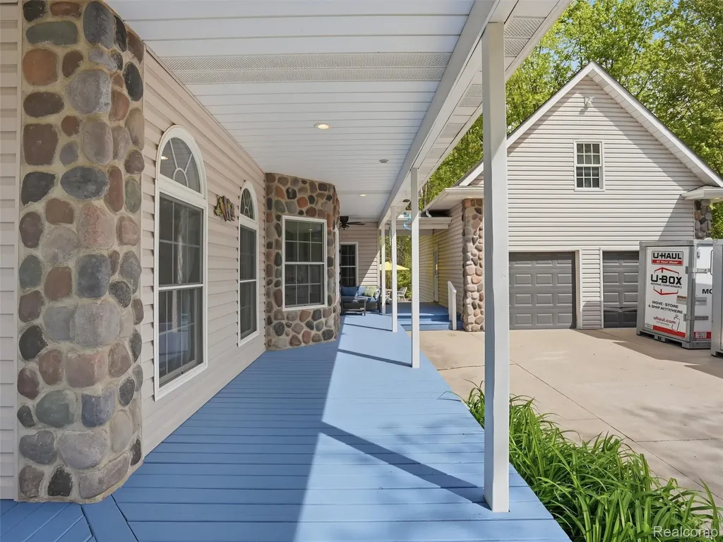 5790 Roberts Road Cottrellville Township MI 48039