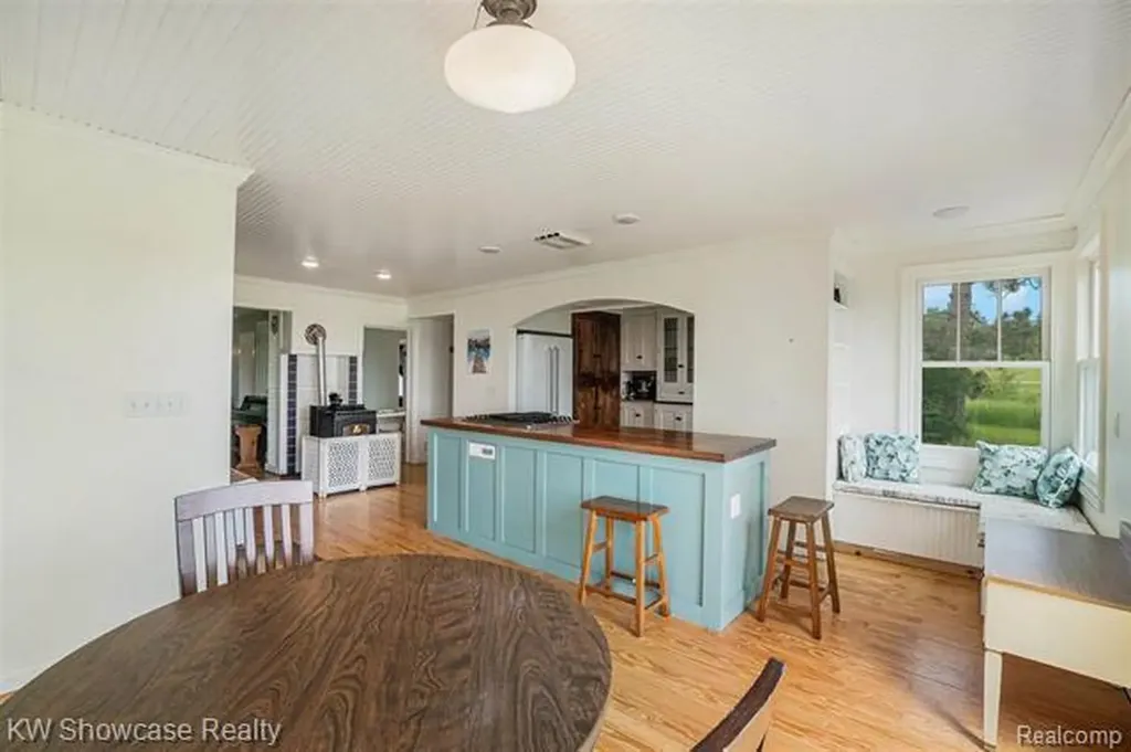 8198 Horton Bay Road Bay Township MI 49770
