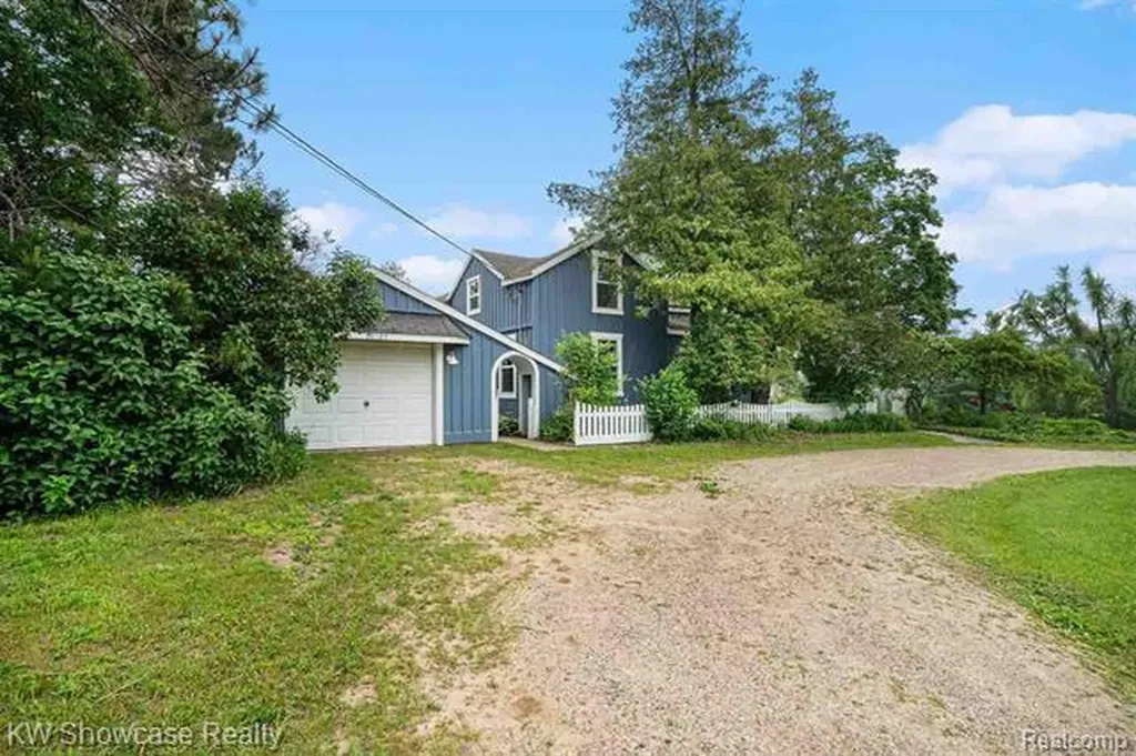 8198 Horton Bay Road Bay Township MI 49770