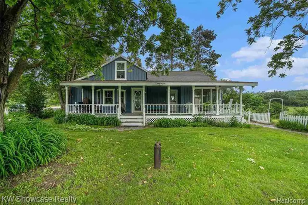 8198 Horton Bay Road Bay Township MI 49770