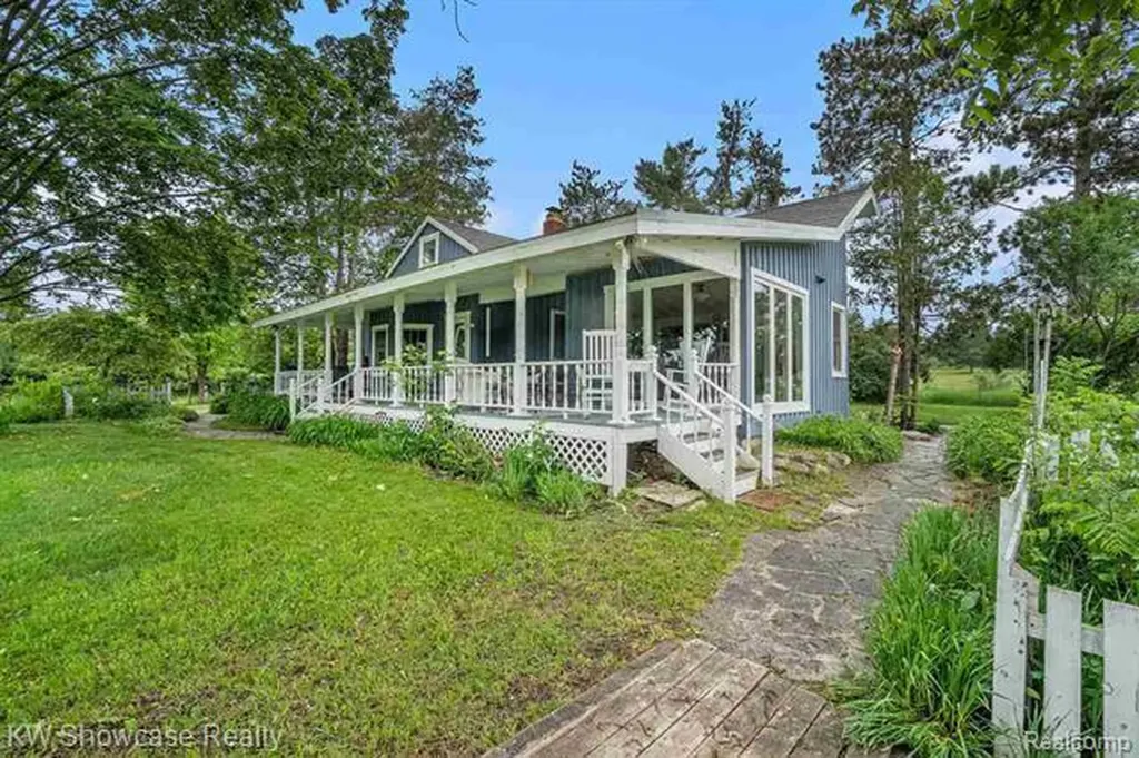 8198 Horton Bay Road Bay Township MI 49770