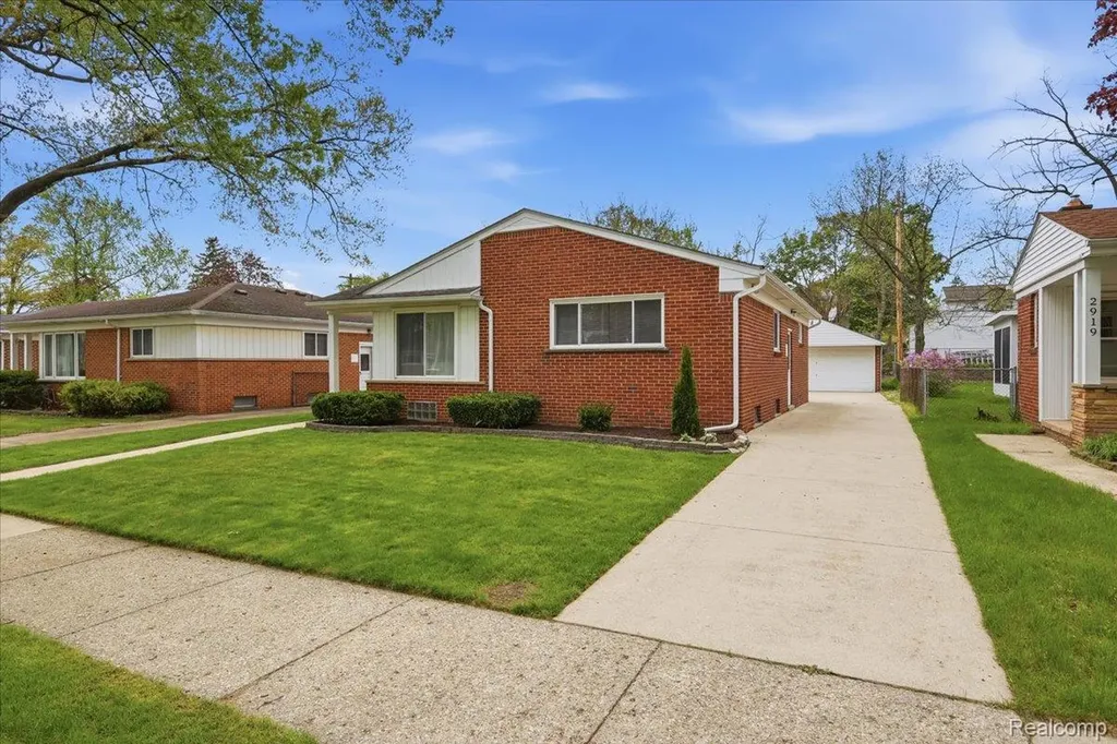 2915 Oliver Road Royal Oak City MI 48073