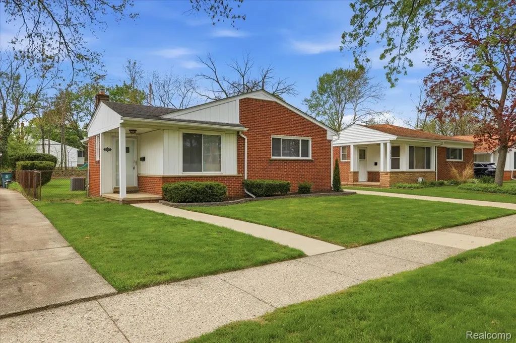 2915 Oliver Road Royal Oak City MI 48073
