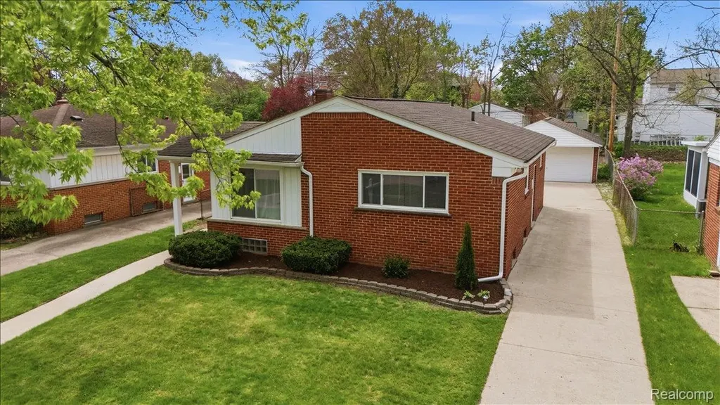 2915 Oliver Road Royal Oak City MI 48073