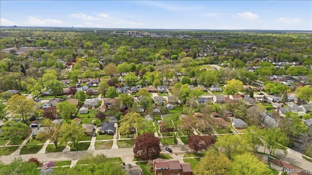 2915 Oliver Road Royal Oak City MI 48073