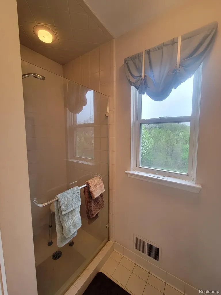 10224 Wellington Drive Springfield Charter Township MI 48348