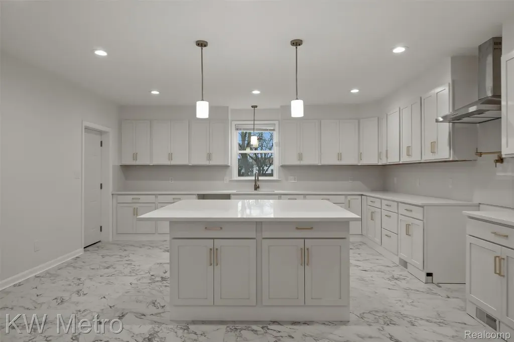 120 Tuxedo Street Highland Park City MI 48203