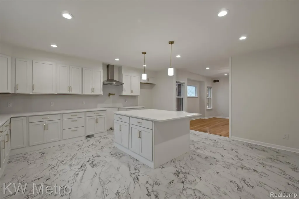 120 Tuxedo Street Highland Park City MI 48203