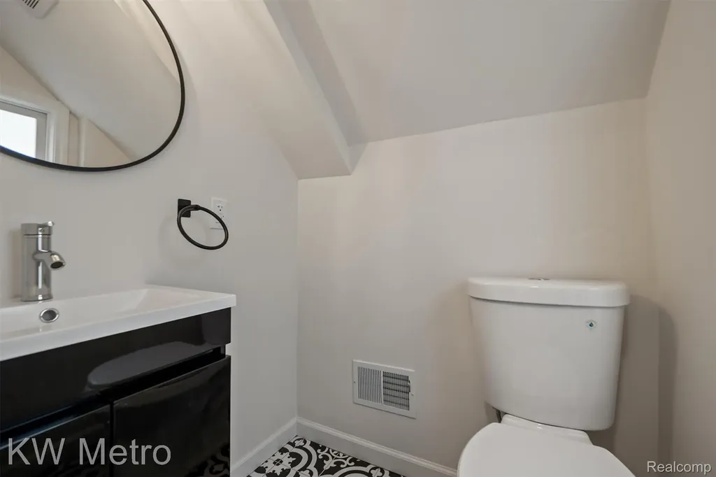 120 Tuxedo Street Highland Park City MI 48203