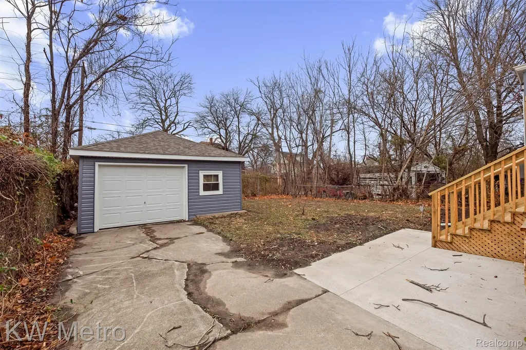 120 Tuxedo Street Highland Park City MI 48203