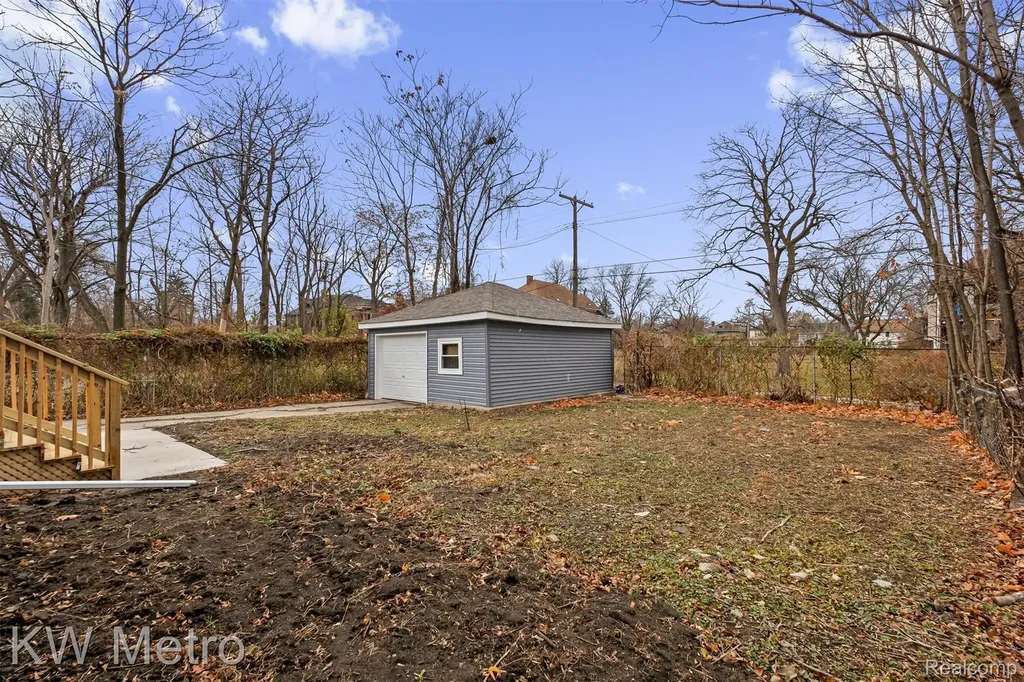 120 Tuxedo Street Highland Park City MI 48203