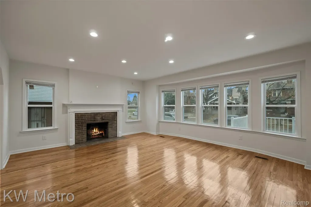 120 Tuxedo Street Highland Park City MI 48203