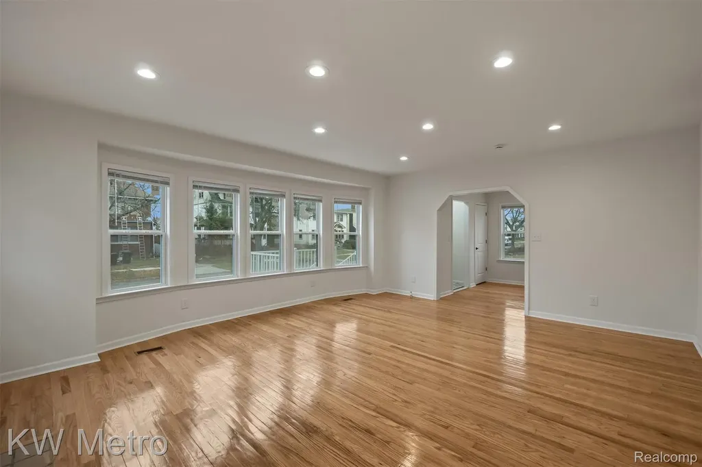 120 Tuxedo Street Highland Park City MI 48203