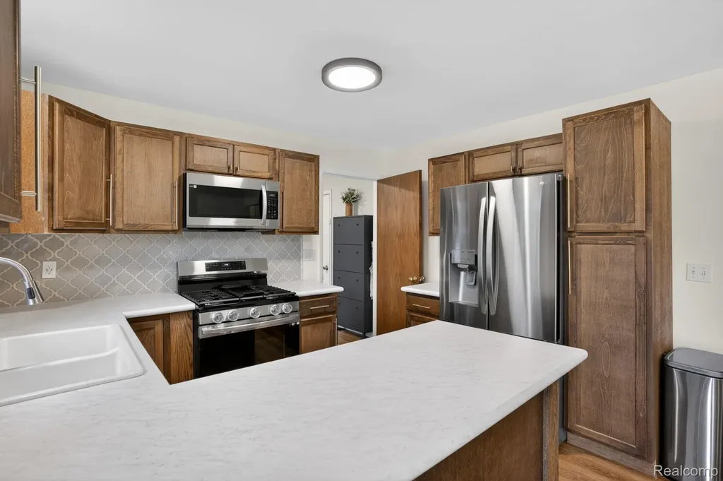 301 Lindenwood Drive Linden City MI 48451